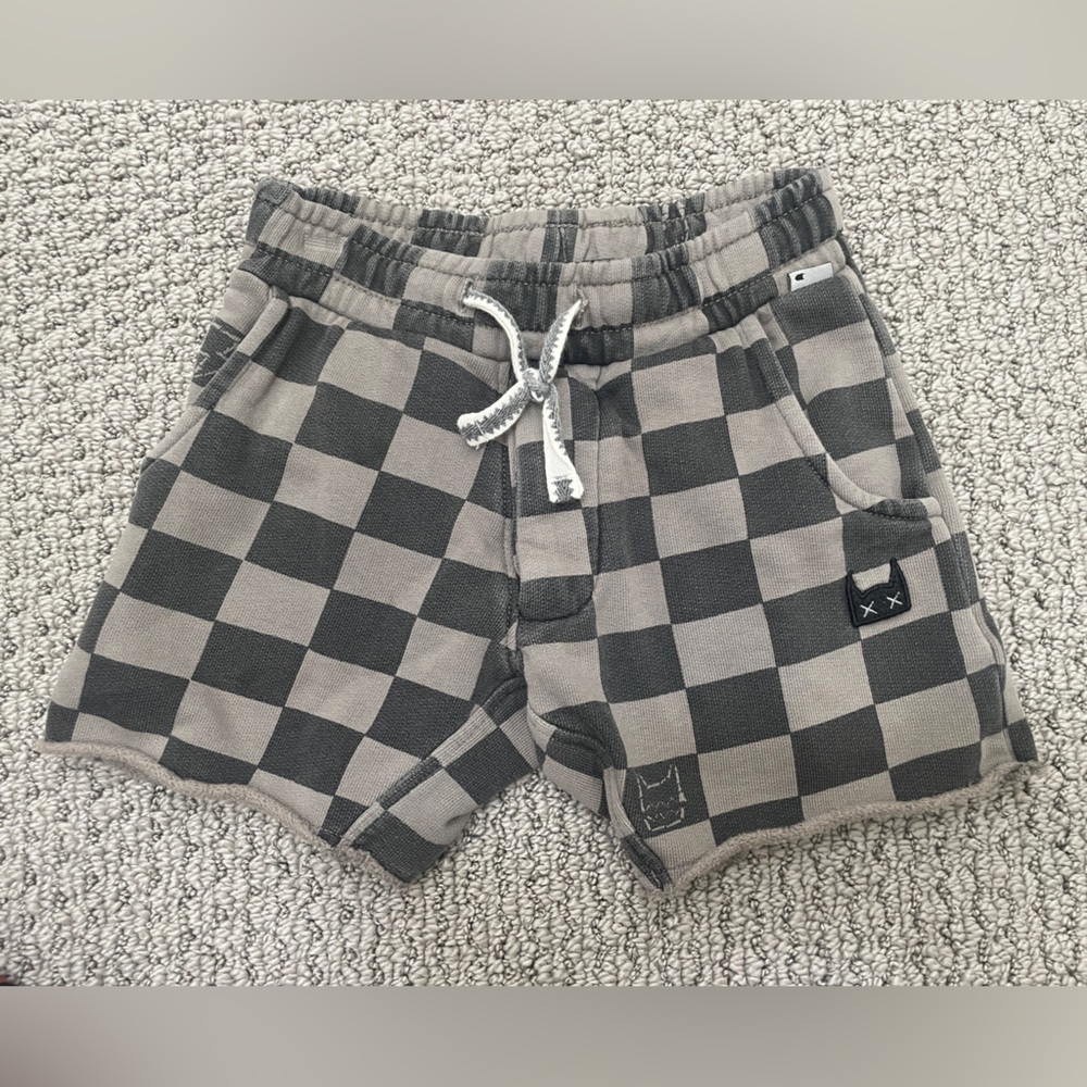 Munster kids Checkerboard Knit Shorts in Gray & Black - size 2T